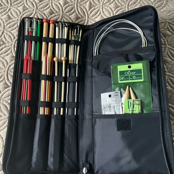 ArtBin needlework case with crochet hooks, knitting needles.EUC❣️ - Picture 1 of 7